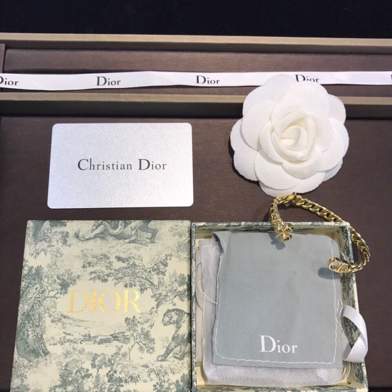 chr1st1an D10r bracelets